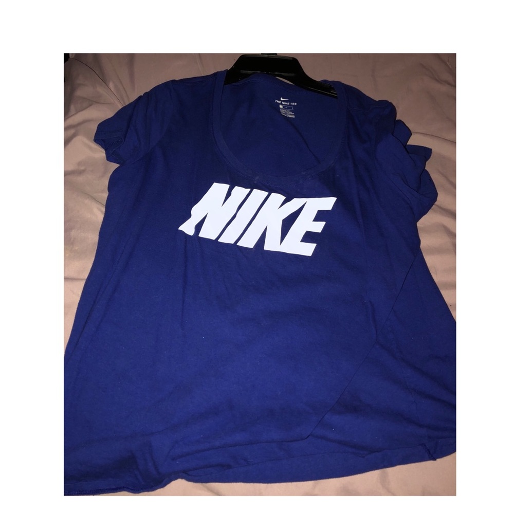 Nike active top
